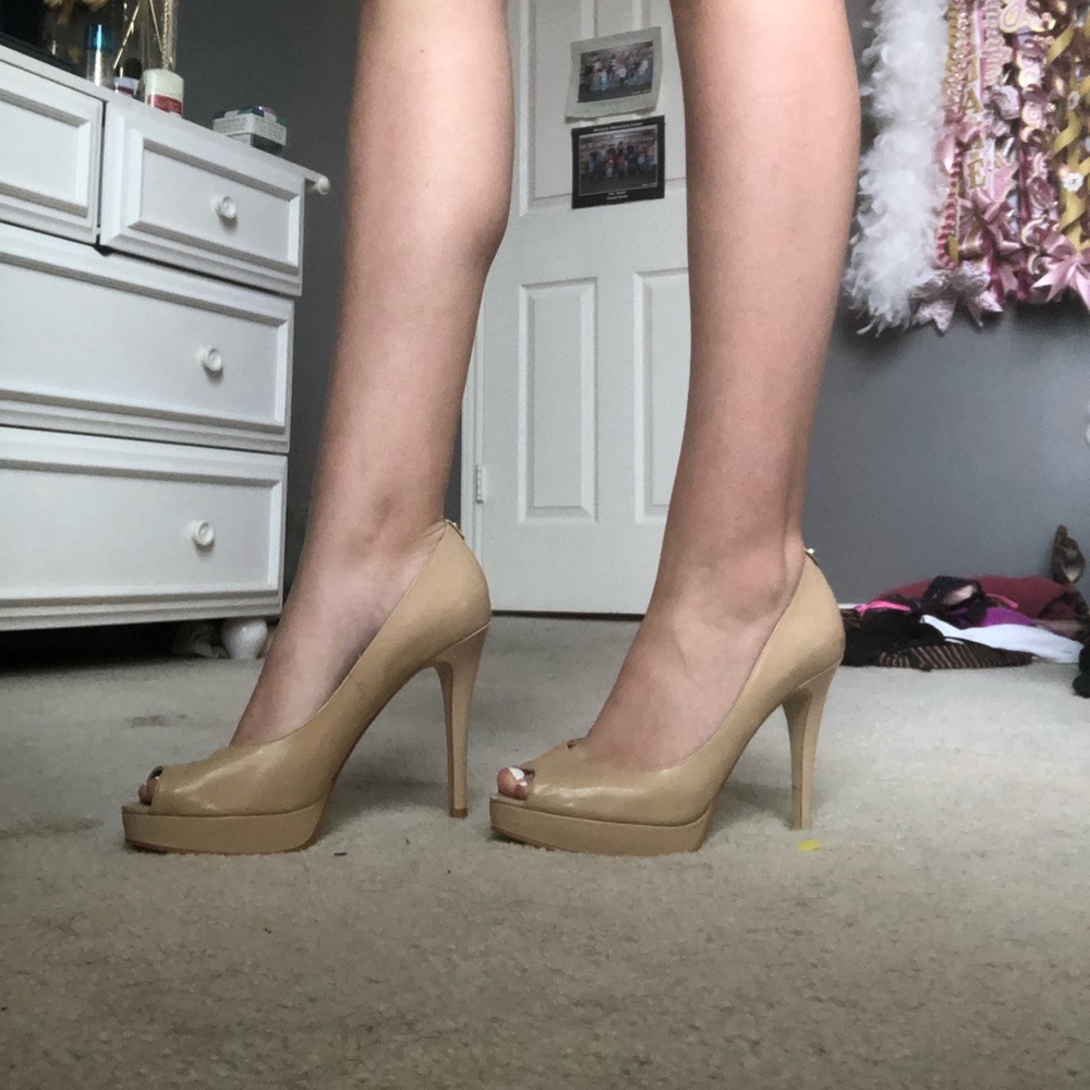 Michael kors pumps